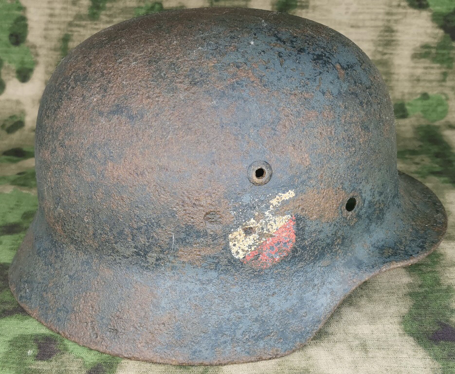 Wehrmacht helmet M35 DD / from Stalingrad