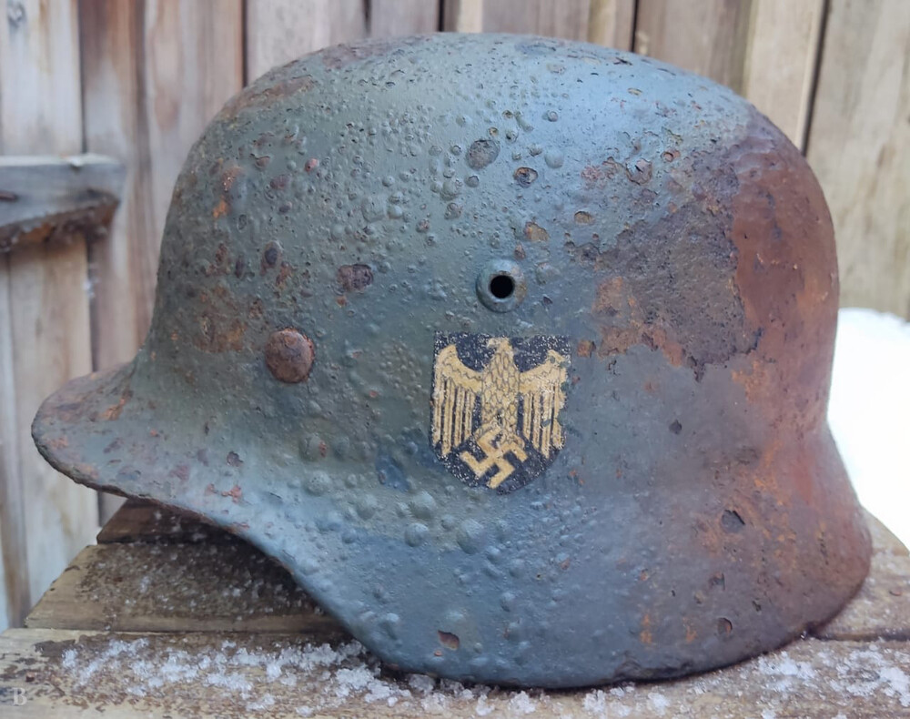 Wehrmacht helmet M35 / from Leningrad