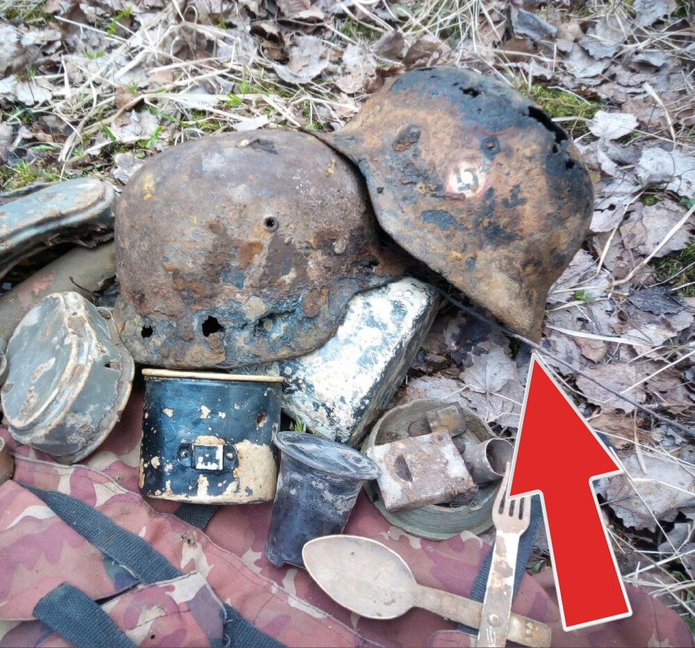 Waffen SS helmet M35 DD / from Demyansk