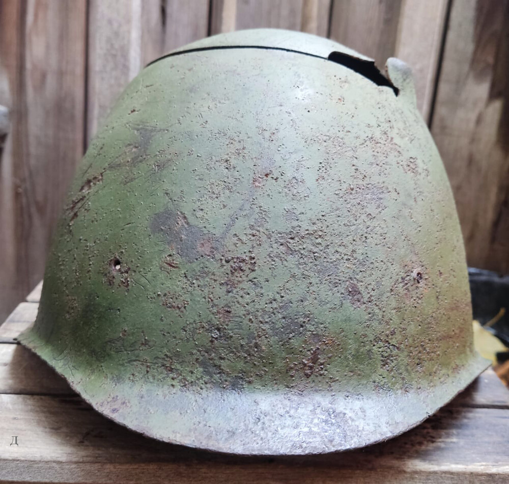 Soviet helmet SSh40 / from Stalingrad