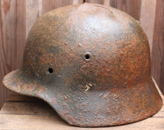 Wehrmacht helmet M40 / from Königsberg
