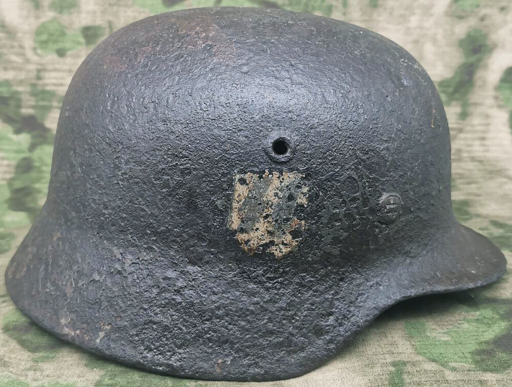 Waffen SS helmet M40 / from Novgorod
