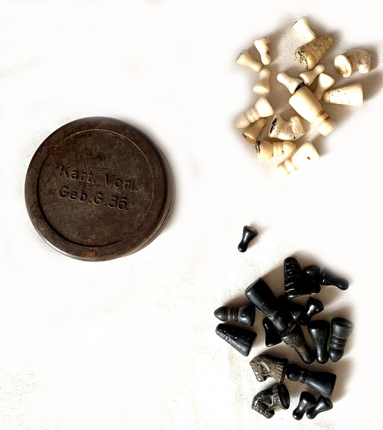 A set of chess pieces / from Stalingrad