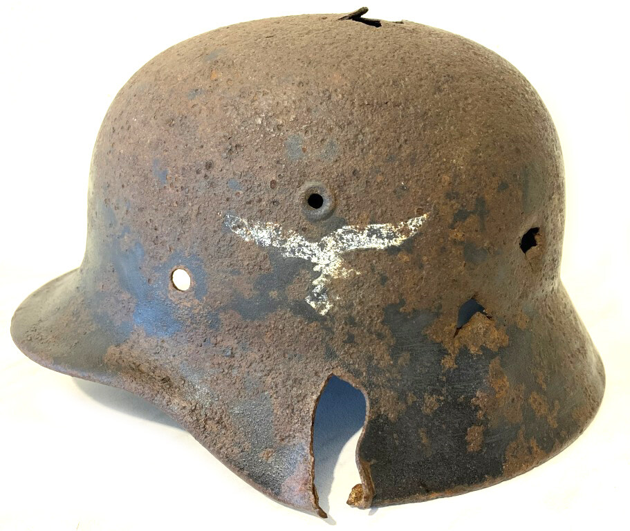 Luftwaffe helmet M40 / from Stalingrad