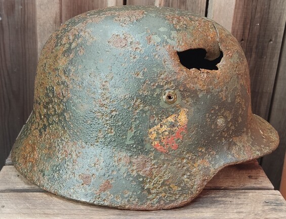 Wehrmacht helmet M35 DD / from Stalingrad