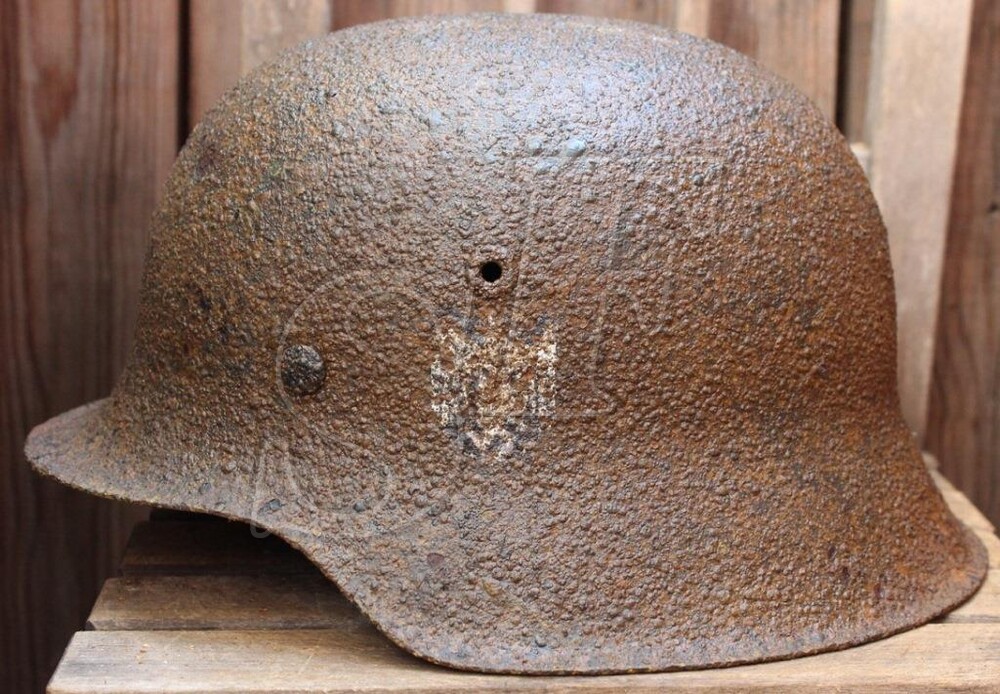 Wehrmacht helmet M42 / from Orel
