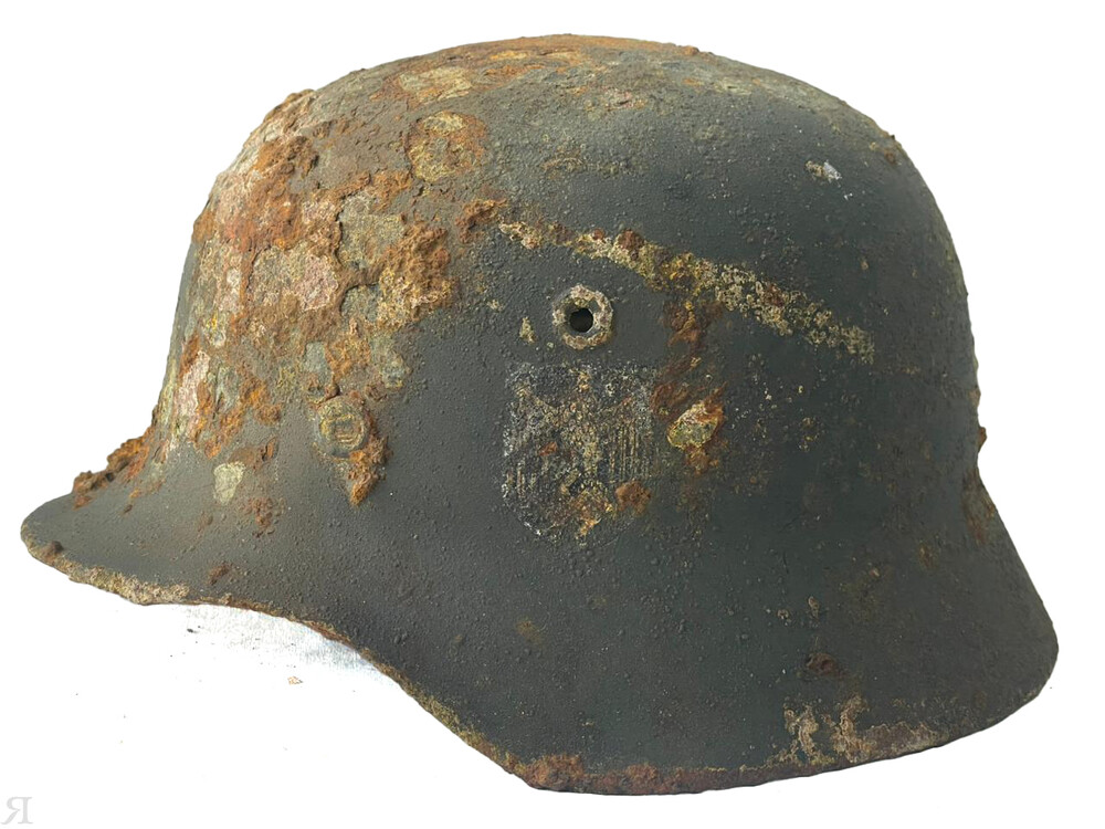 Wehrmacht helmet M40 / from Smolensk