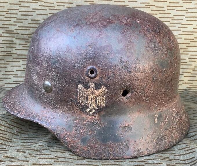 Wehrmacht helmet M40 / from Stalingrad