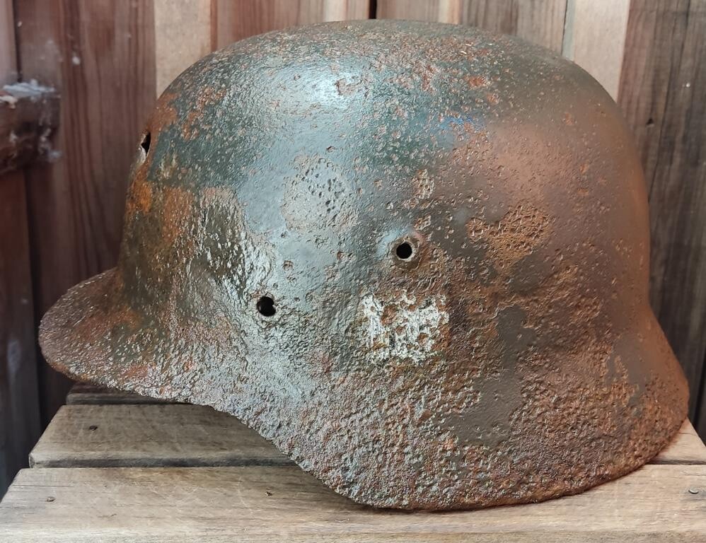 Wehrmacht helmet M40 / from Smolensk