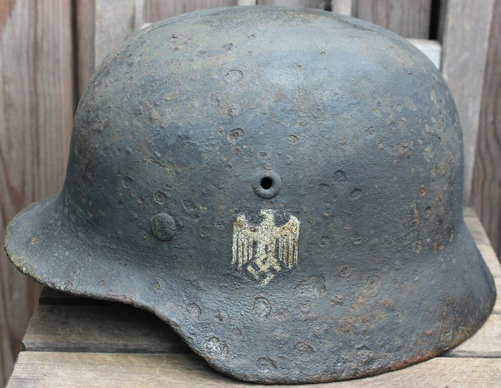 Wehrmacht helmet M40 / from Smolensk
