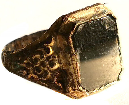 Ring with black stone / from Stalingrad