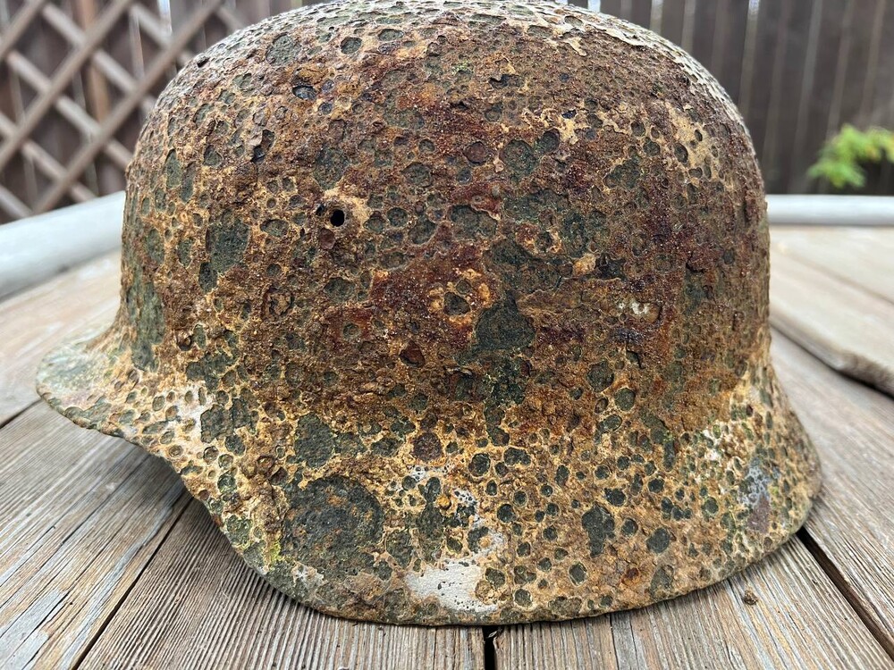 German helmet M35 / from Leningrad