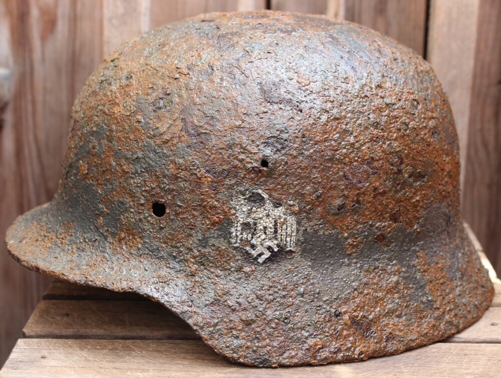 Wehrmacht helmet M35 / from Smolensk