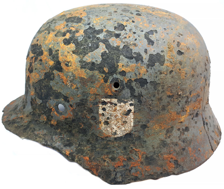 Wehrmacht helmet M40 / from Orel