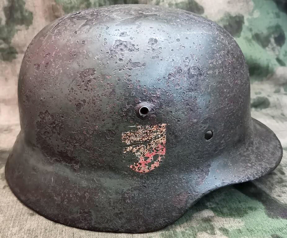 Wehrmacht helmet M35 DD / from Stalingrad