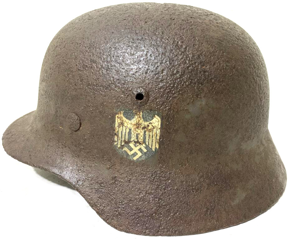 Wehrmacht helmet M35 / from Stalingrad