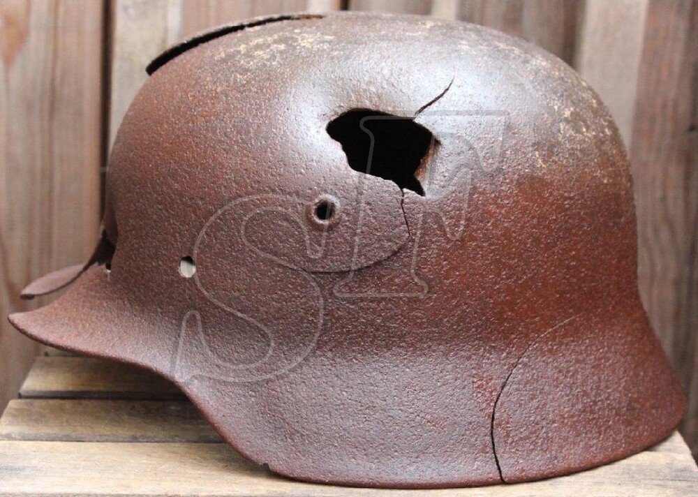 German helmet M40 / from Novgorod