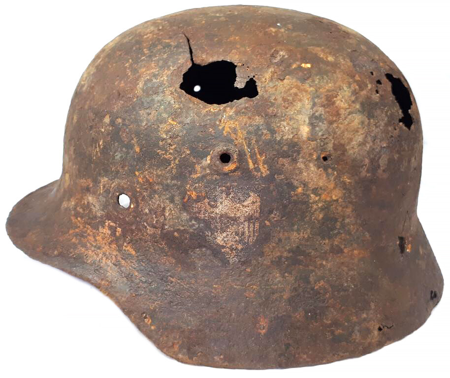 Wehrmacht helmet M40 / from Stalingrad