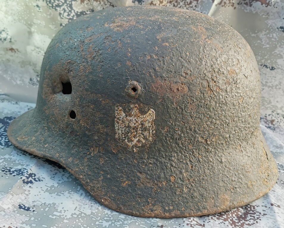 Wehrmacht helmet M35 DD / from Stalingrad