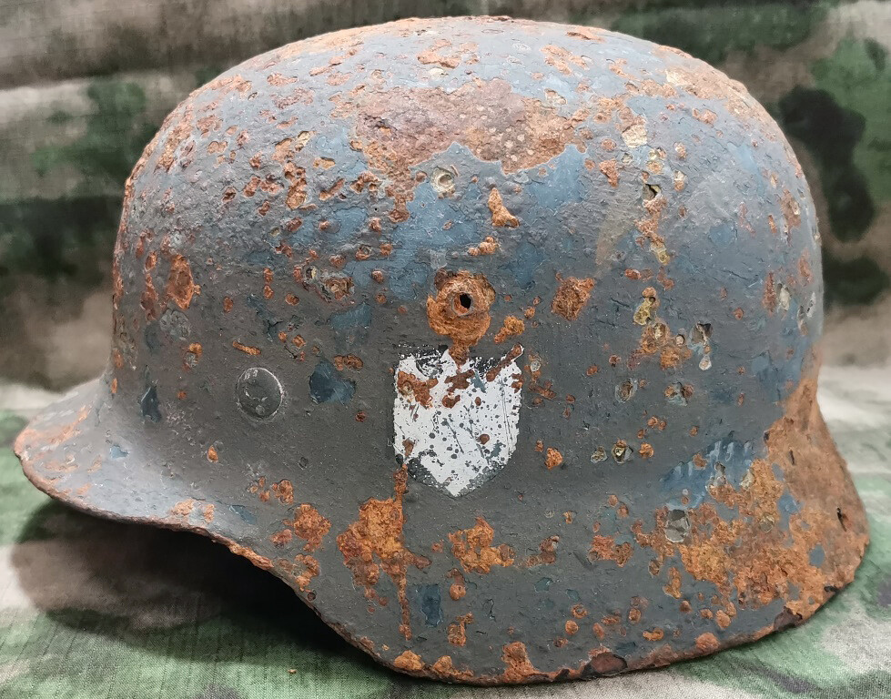 Wehrmacht helmet M35 DD / from Stalingrad