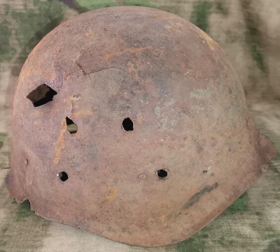 Soviet helmet SSh40 / from Novgorod