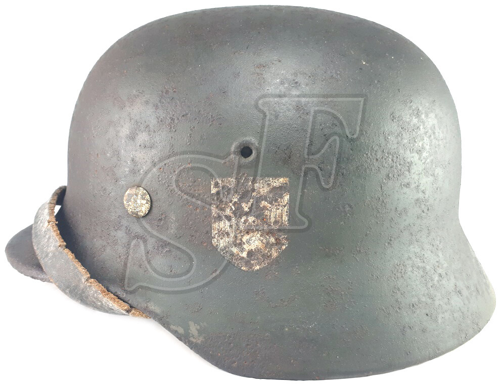Wehrmacht helmet M40 / from Stalingrad