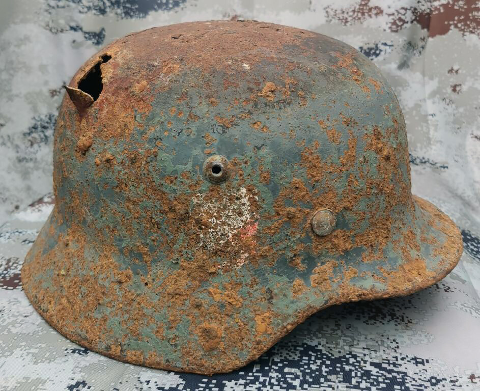 German helmet M35 DD / from Kursk