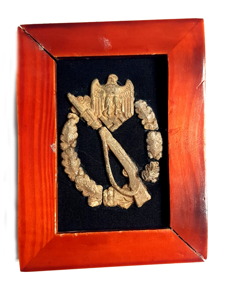 Infantry Assault Badge / from Vitebsk