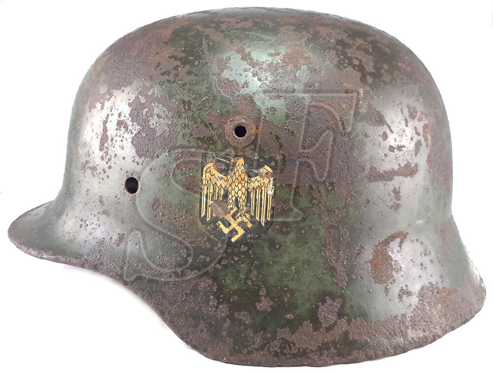 Wehrmacht helmet M40 / from Leningrad