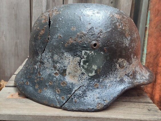 Winter camo German helmet M40 / from Leningrad