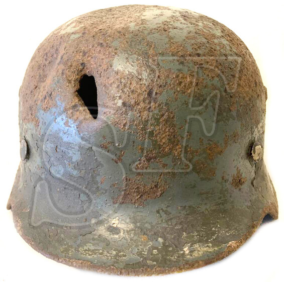 Wehrmacht helmet M35 / from Stalingrad