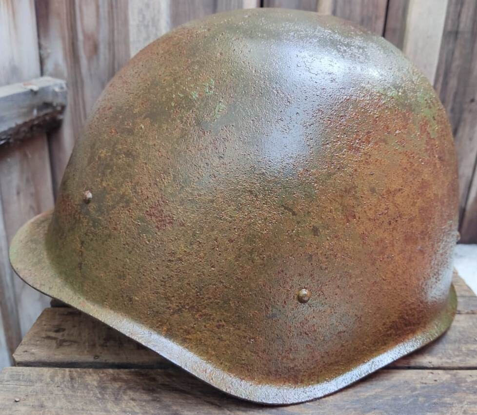 Soviet helmet SSh40 / from Leningrad