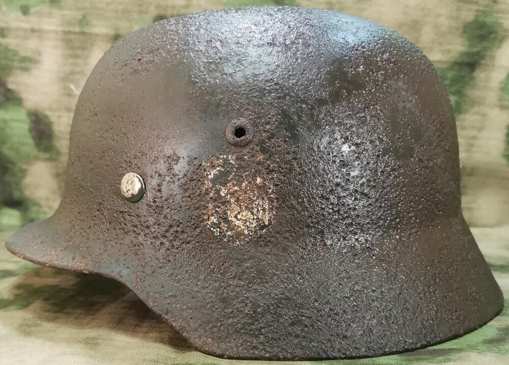 Wehrmacht helmet M35 / from Stalingrad