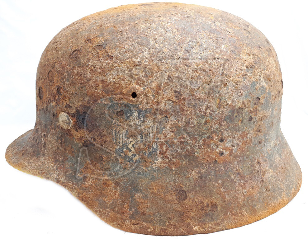 Wehrmacht helmet M35 DD / from Stalingrad