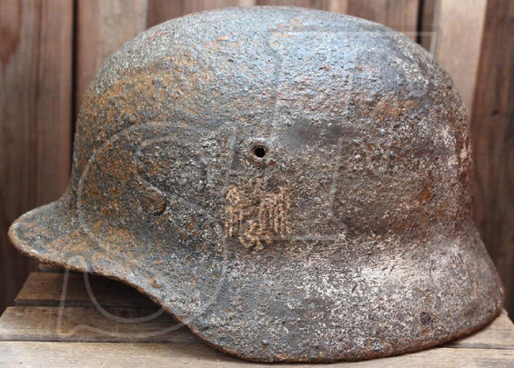 Wehrmacht helmet M40 / from Orel