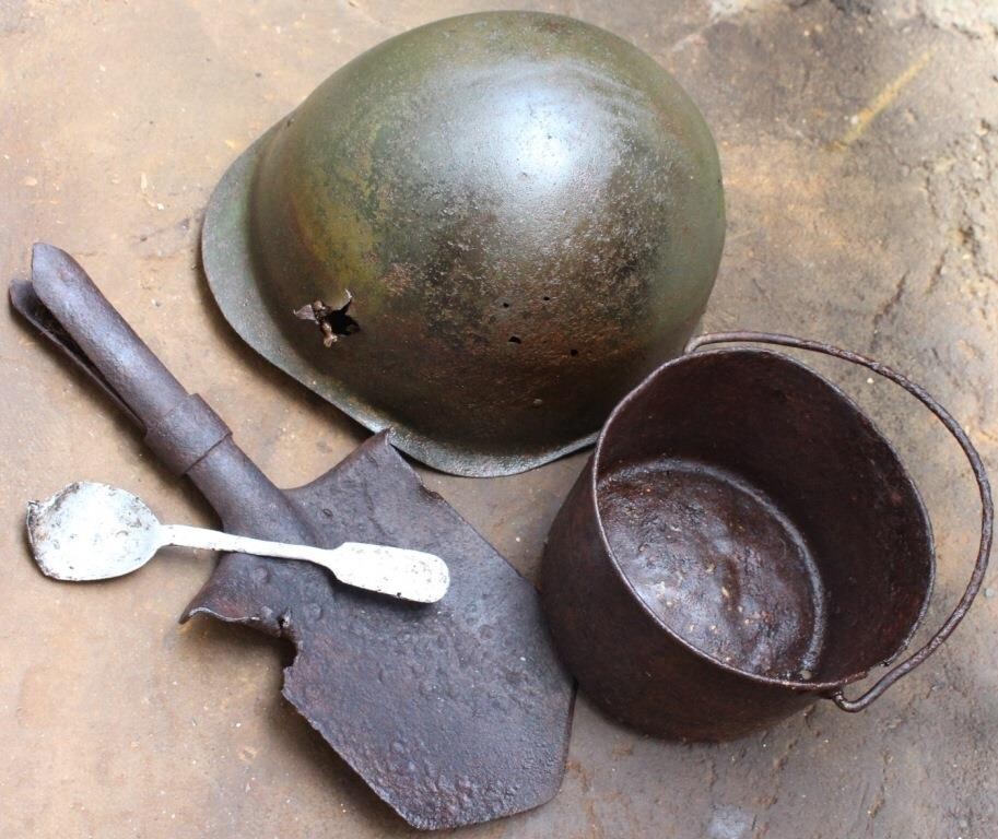 Soviet helmet SSh40 + Mess tin + spoon + shovel / from Karelia