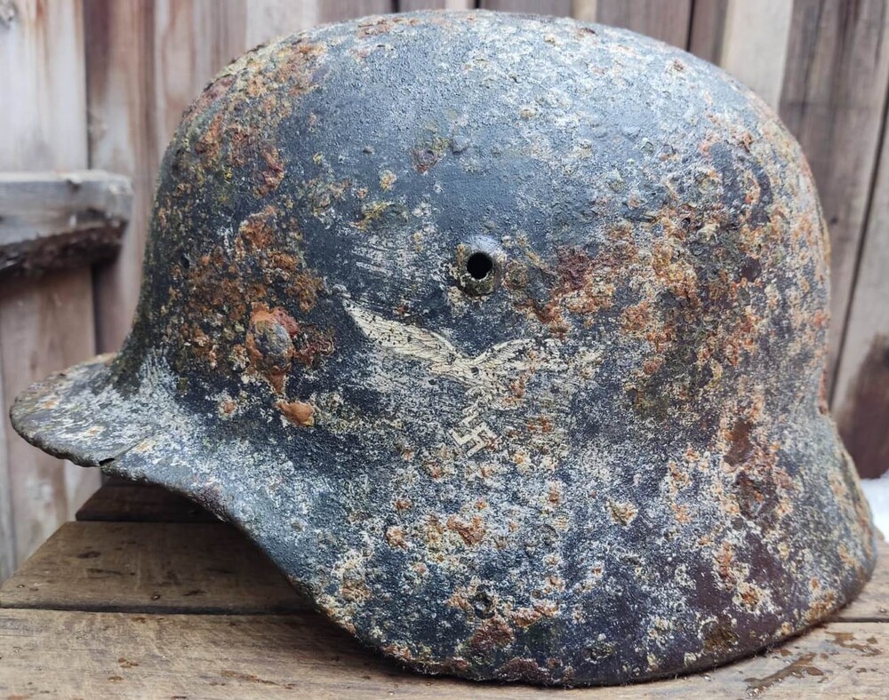 Luftwaffe helmet M40 / from Stalingrad