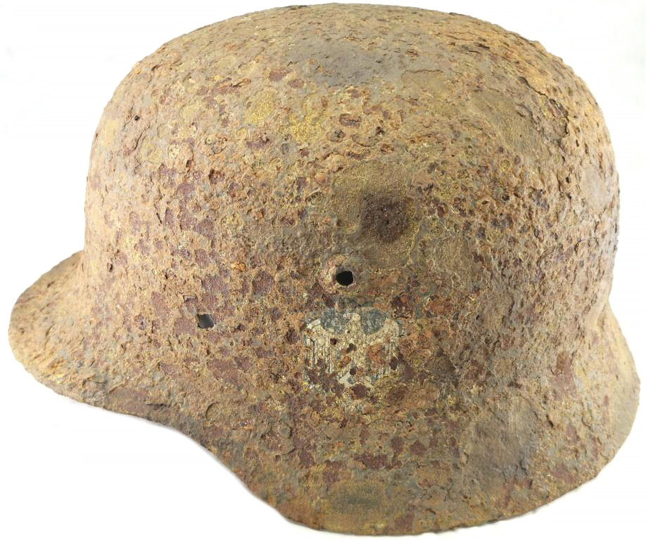 Wehrmacht helmet M40 / from Novgorod