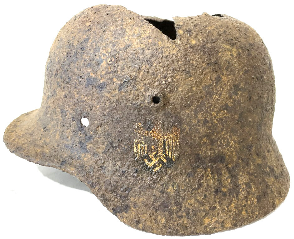 Wehrmacht helmet M35 / from Stalingrad