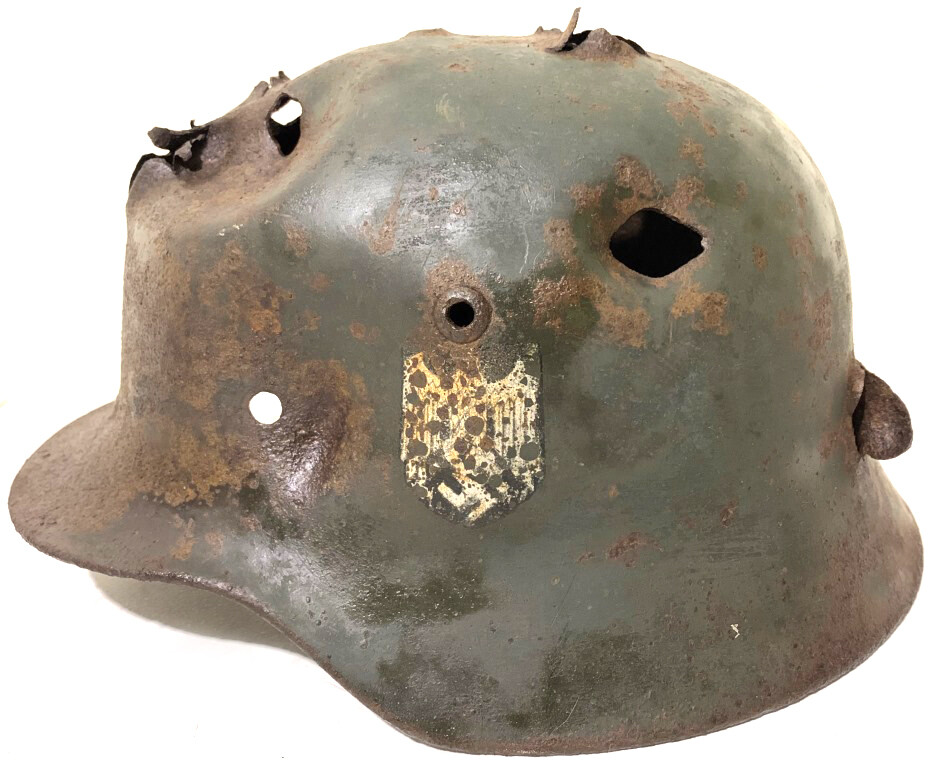 Wehrmacht helmet M40 / from Stalingrad
