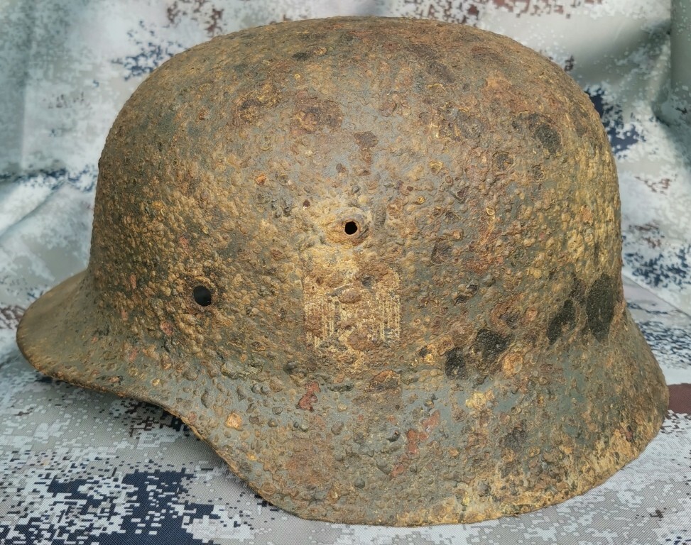 Wehrmacht helmet M35 DD / from Vyazma