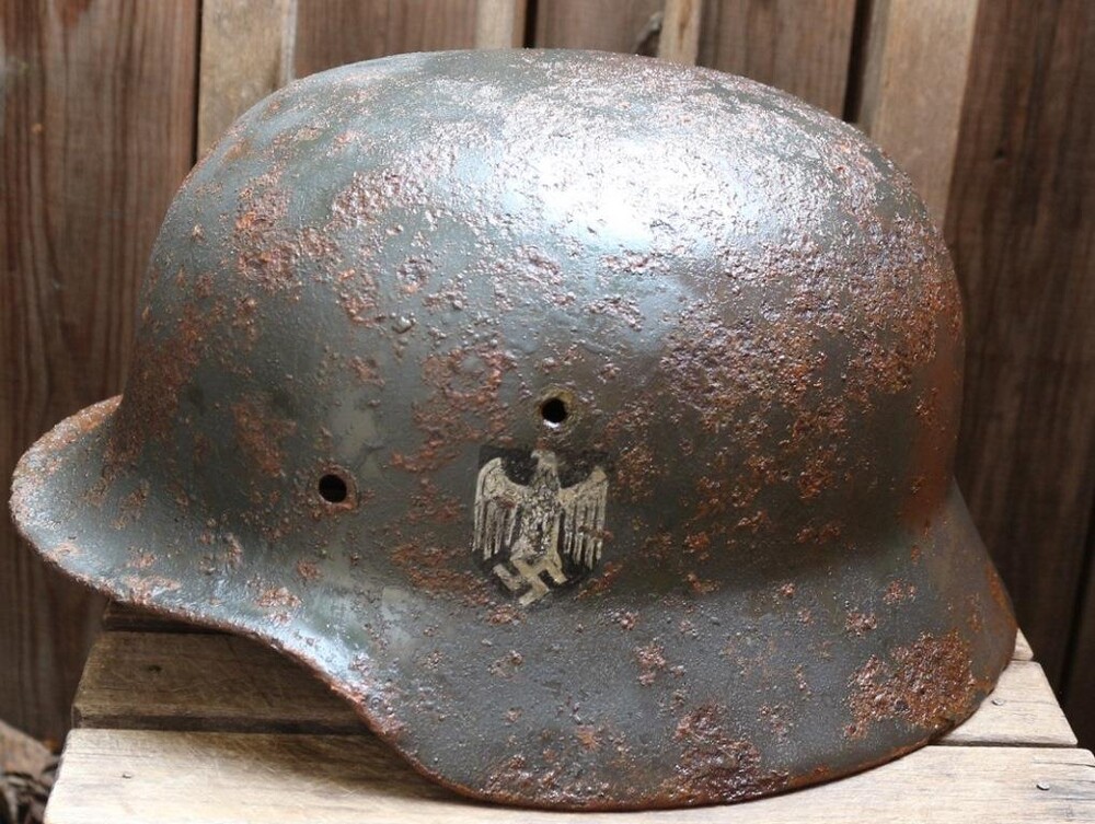 Wehrmacht helmet M35 / from Smolensk