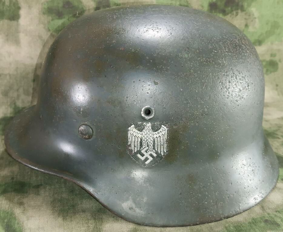 Wehrmacht helmet M40 / from Stalingrad