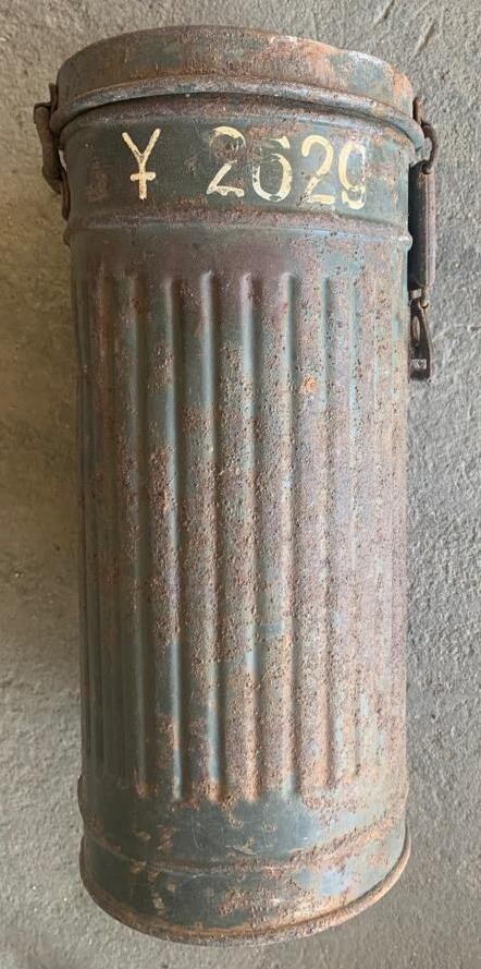 German gas mask with canister / from Stalingrad