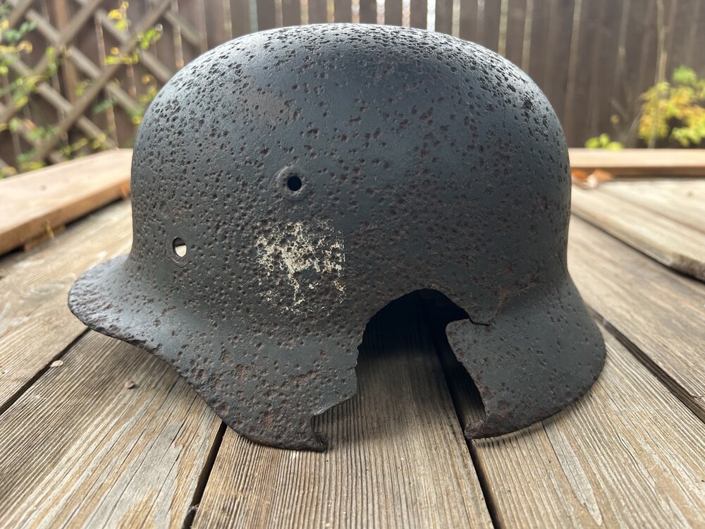 Wehrmacht helmet M40 / from Rzhev