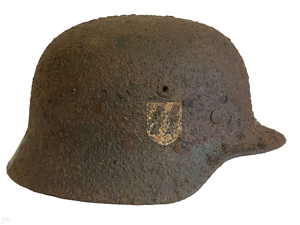 Waffen-SS helmet M40 / from Demyansk