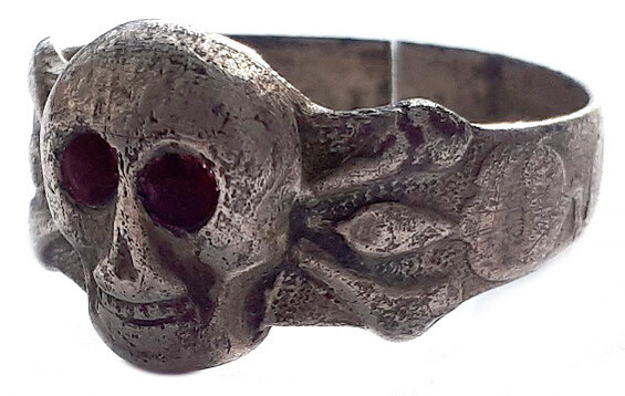 Silver German WWII skull ring / from Stalingrad