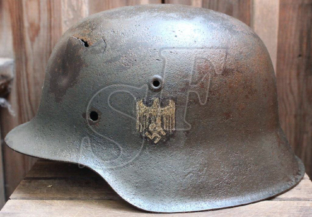 Wehrmacht helmet M42 / from Leningrad