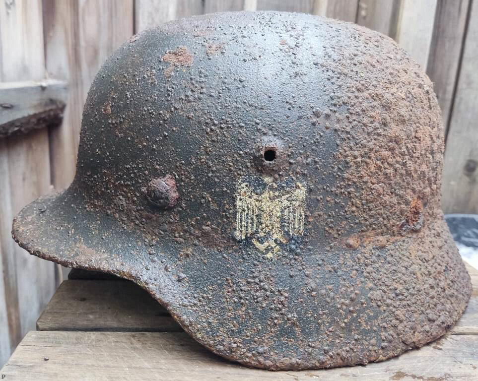 Wehrmacht helmet M40 / from Novgorod