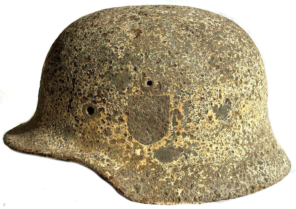 Winter camo German helmet M40 / from Kursk